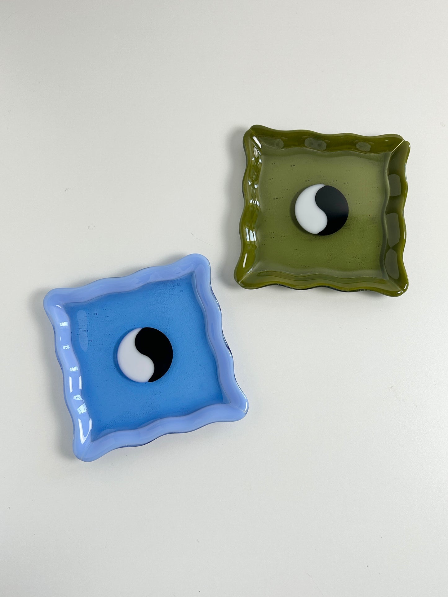 yin yang wave tray