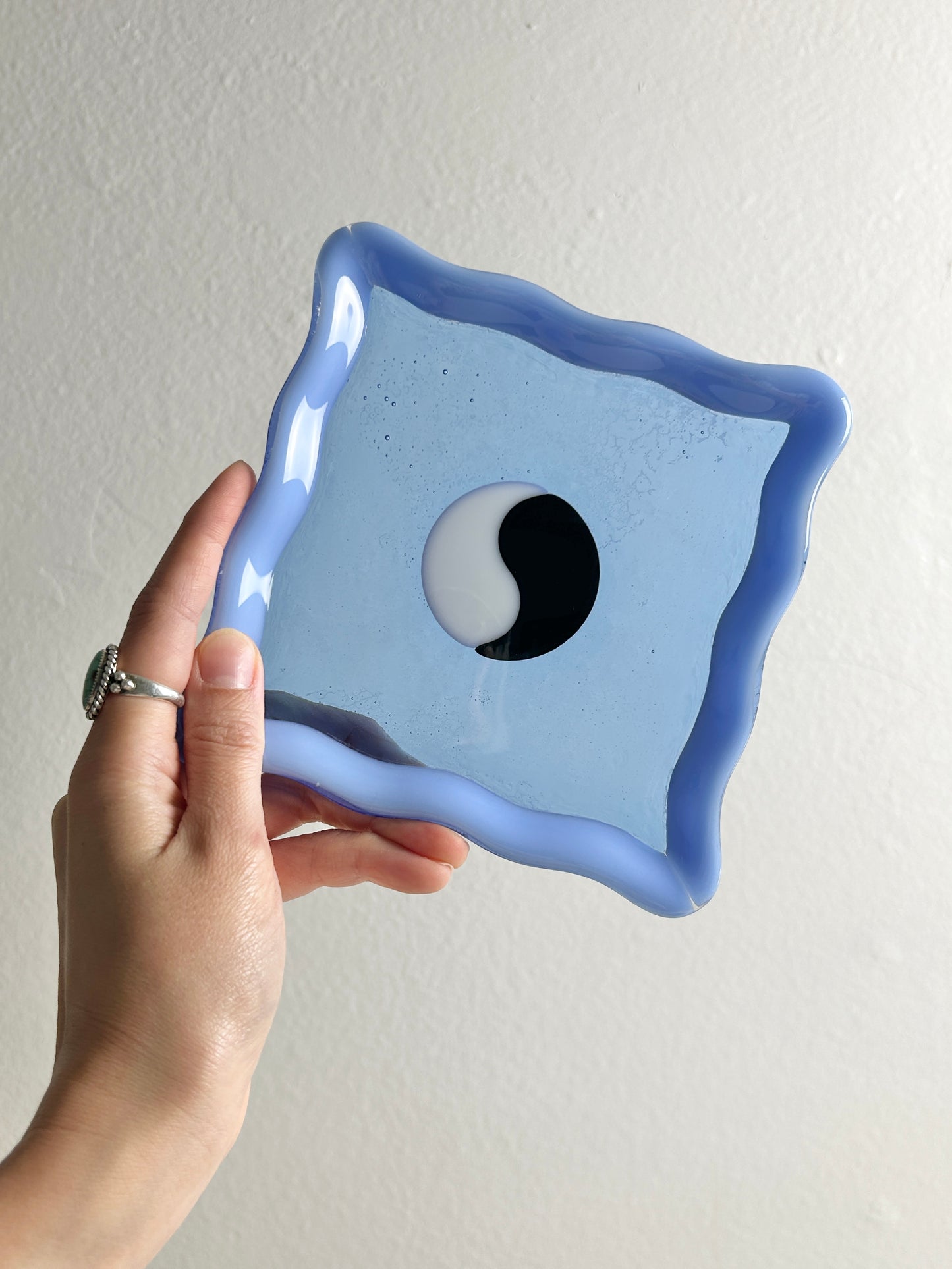 yin yang wave tray